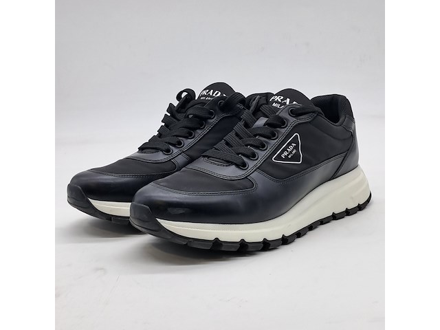 Paar sneakers, maat 6, prada - afbeelding 1 van  9