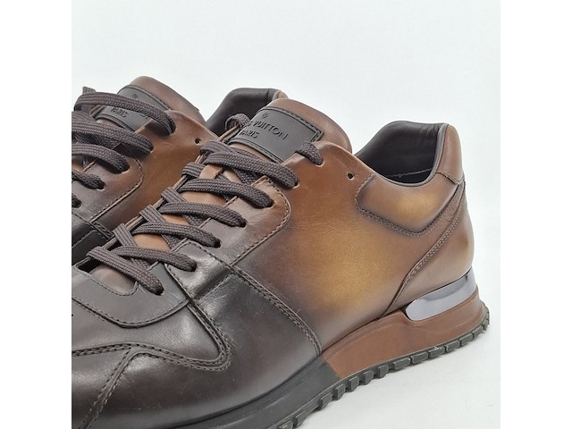 Paar sneakers, maat 7 1/2, louis vuitton, go 0135 - afbeelding 4 van  10