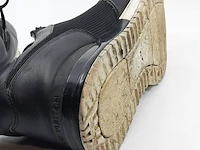 Paar sneakers, maat 7, louis vuitton, go 0221 - afbeelding 2 van  15