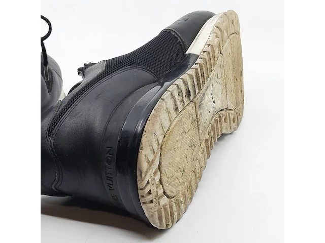 Paar sneakers, maat 7, louis vuitton, go 0221 - afbeelding 2 van  15