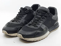 Paar sneakers, maat 7, louis vuitton, go 0221