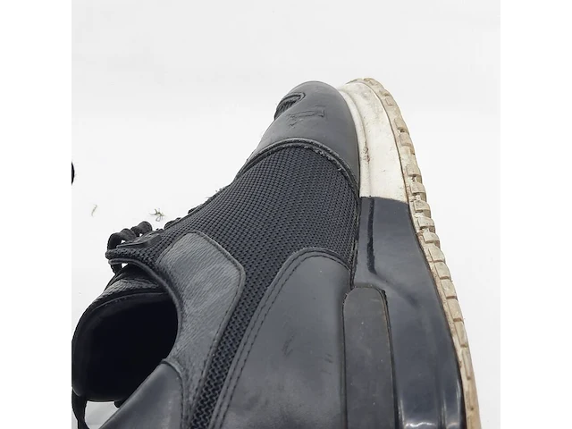 Paar sneakers, maat 7, louis vuitton, go 0221 - afbeelding 15 van  15