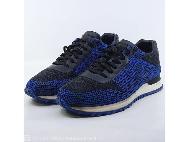 Paar sneakers, maat 7, louis vuitton, go 1117 - afbeelding 1 van  10