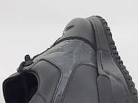 Paar sneakers, maat 7, louis vvuitton, ms 0233 - afbeelding 2 van  11