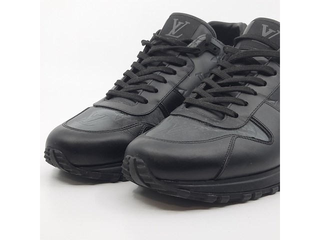 Paar sneakers, maat 7, louis vvuitton, ms 0233 - afbeelding 4 van  11