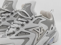 Paar sneakers, maat 8, louis vuitton, go 0223 - afbeelding 5 van  11