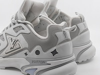 Paar sneakers, maat 8, louis vuitton, go 0223 - afbeelding 8 van  11