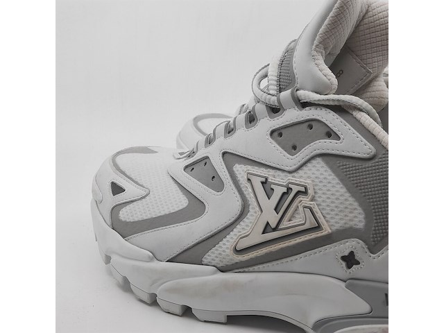 Paar sneakers, maat 8, louis vuitton, go 0223 - afbeelding 9 van  11