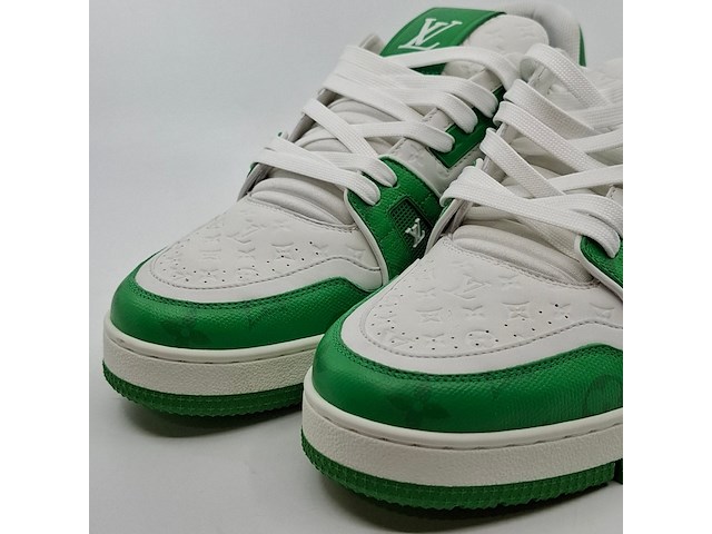 Paar sneakers, maat 8, louis vuitton, ms 0272 - afbeelding 2 van  9
