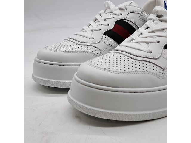 Paar sneakers, maat 8,5, gucci, 669698 - afbeelding 4 van  11