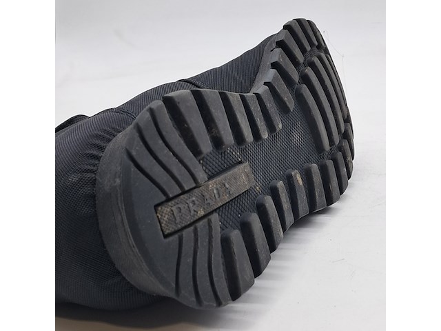 Paar sneakers, maat 8,5, prada, 2eg 247 - afbeelding 6 van  9