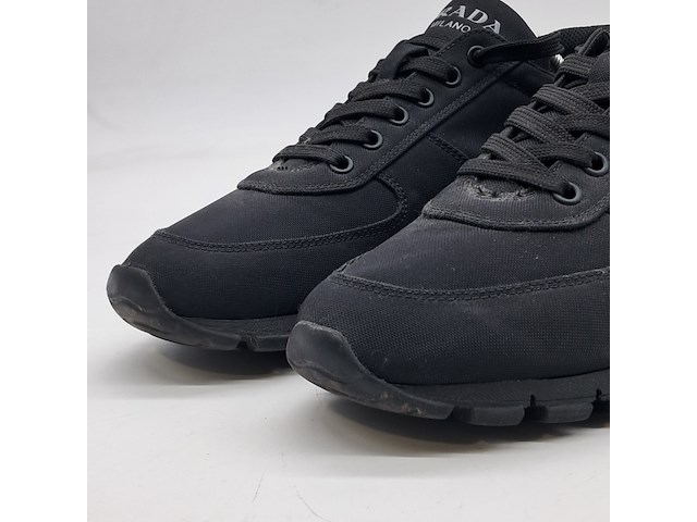Paar sneakers, maat 8,5, prada, 2eg 247 - afbeelding 2 van  9