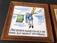 Paar tegels in houten lijst - afbeelding 2 van  5