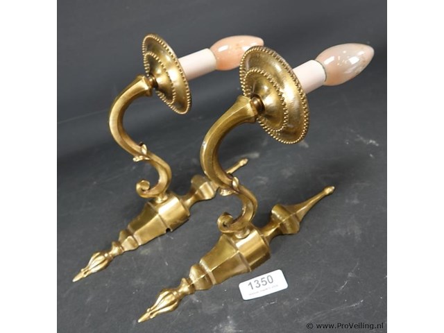 Paar vergulde tot lampvoet gemaakte wandkandelaren - afbeelding 2 van  5