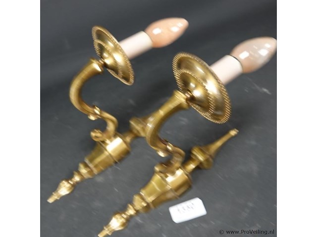 Paar vergulde tot lampvoet gemaakte wandkandelaren - afbeelding 3 van  5