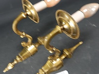 Paar vergulde tot lampvoet gemaakte wandkandelaren - afbeelding 3 van  5