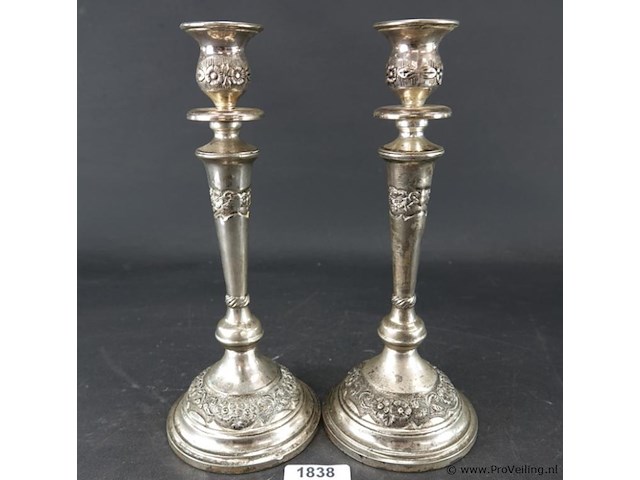 Paar verzilverde kandelaren - afbeelding 1 van  5