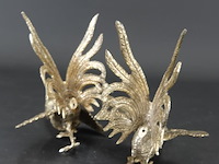 Paar verzilverde vechthanen - afbeelding 4 van  5