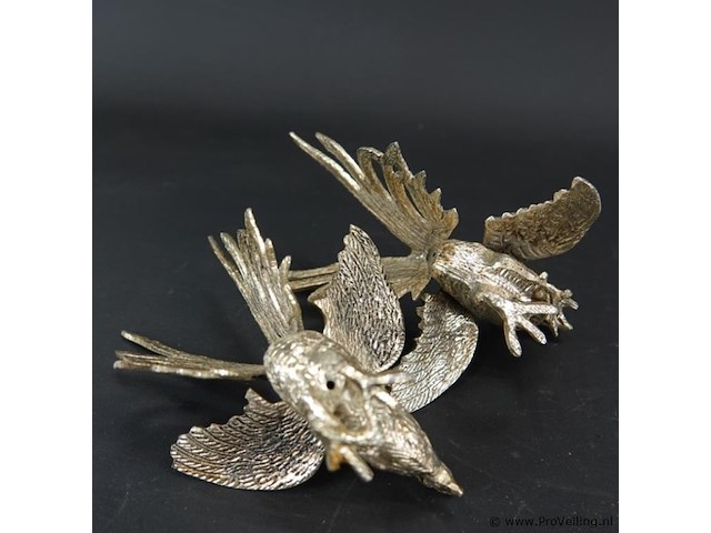 Paar verzilverde vechthanen - afbeelding 5 van  5