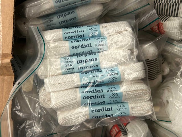 Paar veters (2500x) - afbeelding 5 van  7