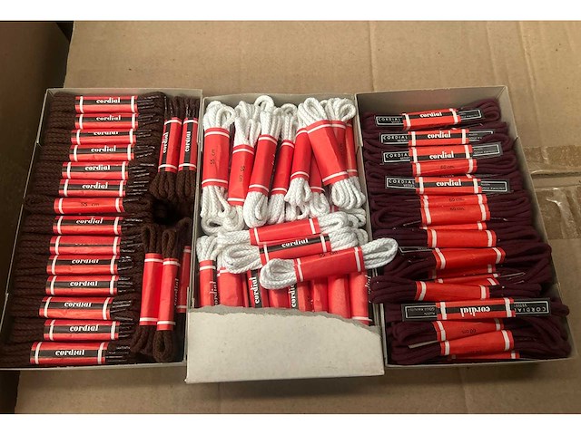 Paar veters (7000x) - afbeelding 1 van  5