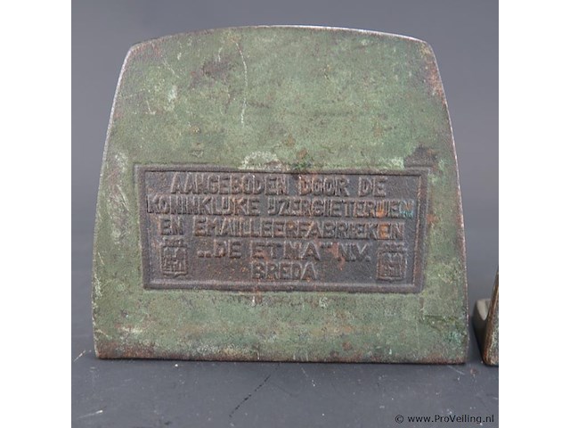 Paar vintage etna breda boekensteunen uit circa 1956, gemaakt van verbronsd gietijzer. - afbeelding 4 van  5