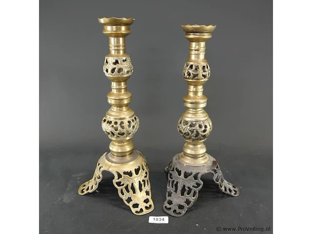 Paar vintage koperen of bronzen filigraan kandelaars - afbeelding 1 van  5