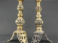 Paar vintage koperen of bronzen filigraan kandelaars - afbeelding 3 van  5
