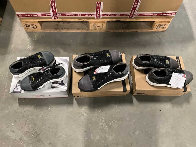 Paar werkschoenen (3x) - afbeelding 1 van  4