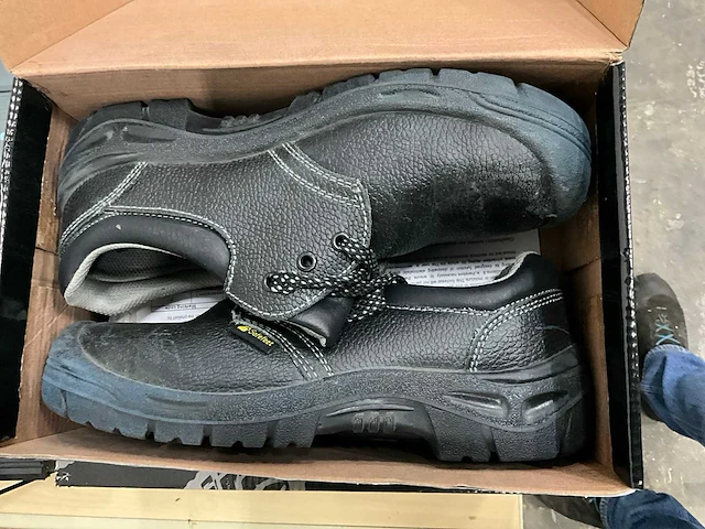 Paar werkschoenen (3x) - afbeelding 2 van  4