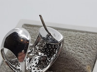 Paar witgouden creolen, 18 karaats - afbeelding 2 van  17