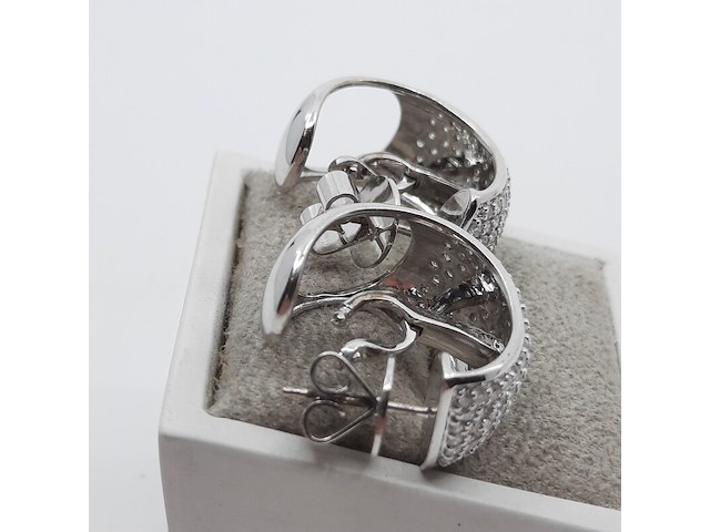 Paar witgouden creolen, 18 karaats - afbeelding 12 van  17