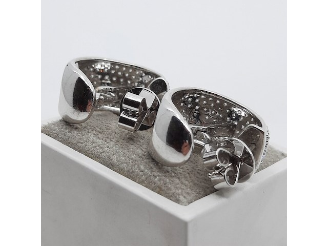 Paar witgouden creolen, 18 karaats - afbeelding 13 van  17