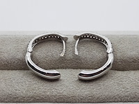 Paar witgouden creolen met pavé gezet briljant, 18 karaats - afbeelding 2 van  14