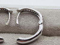 Paar witgouden creolen met pavé gezet briljant, 18 karaats - afbeelding 4 van  14