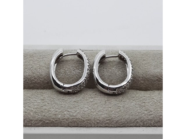 Paar witgouden creolen met pavé gezet briljant, 18 karaats - afbeelding 7 van  14