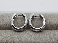 Paar witgouden creolen met pavé gezet briljant, 18 karaats - afbeelding 7 van  14