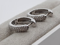 Paar witgouden creolen met pavé gezet briljant, 18 karaats - afbeelding 12 van  14