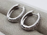 Paar witgouden creolen met pavé gezet briljant, 18 karaats - afbeelding 14 van  14