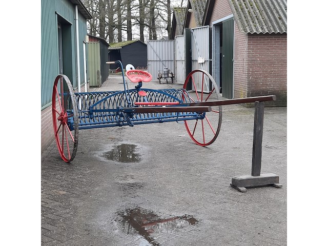 Paard getrokken hooihark nicholsons newark - afbeelding 1 van  18