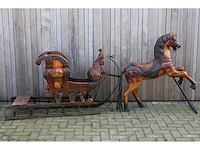 Paard met arreslee - afbeelding 1 van  11