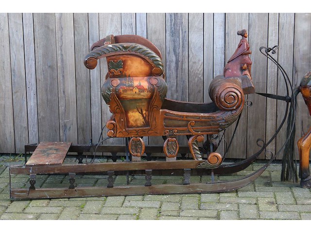 Paard met arreslee - afbeelding 5 van  11