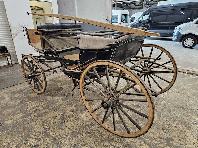 Paarden rijwagen - rijwagen - afbeelding 3 van  7