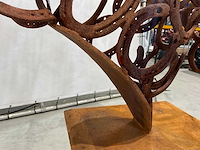 Paardenhoofd op zuil - afbeelding 2 van  10