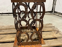 Paardenhoofd op zuil - afbeelding 10 van  10