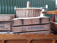 Paardenrijtuig met inhoud - afbeelding 6 van  19