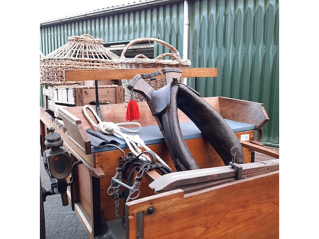 Paardenrijtuig met inhoud - afbeelding 7 van  19