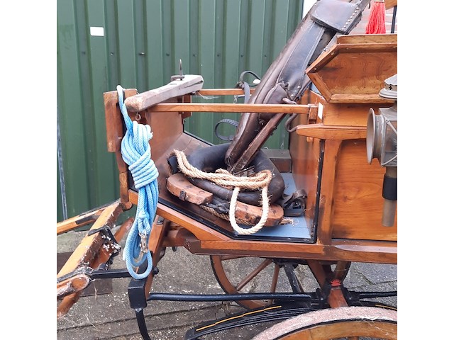 Paardenrijtuig met inhoud - afbeelding 8 van  19