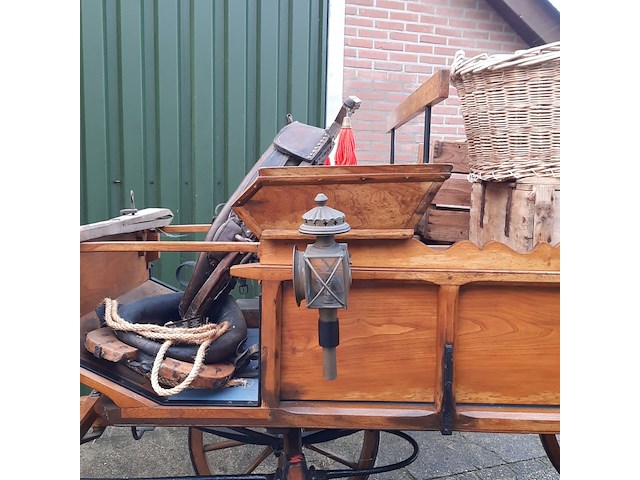 Paardenrijtuig met inhoud - afbeelding 9 van  19