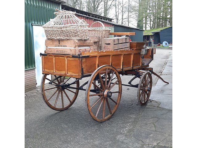 Paardenrijtuig met inhoud - afbeelding 13 van  19